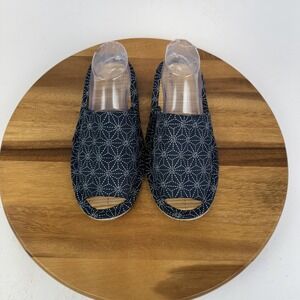 Womens Tatami Blue Flowers Canvas Casual Peep Toe Slide Slippers Size 9 GUC